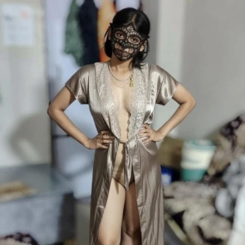 TheDesiHotwifes