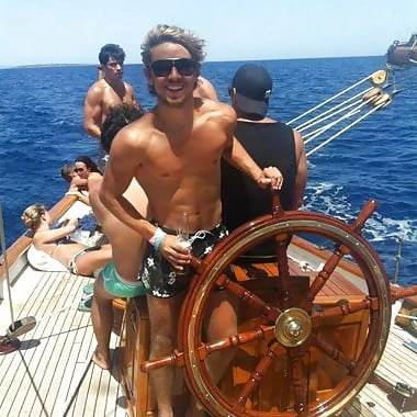 adventure_surfer