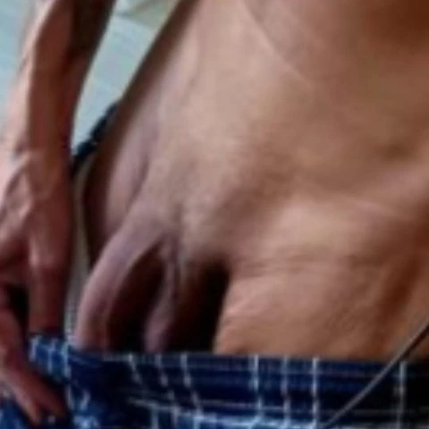 Aaron25033