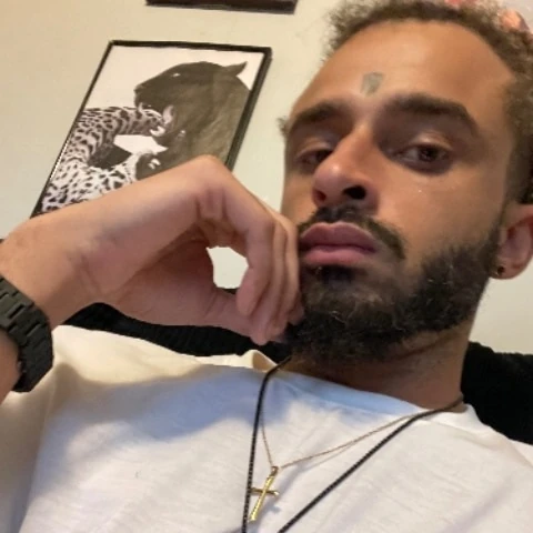 DeQuone23