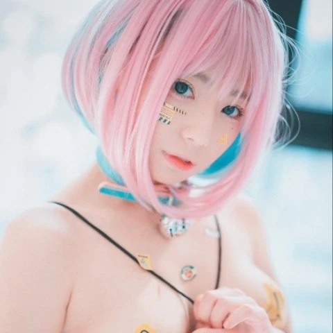 LovelyFinger89